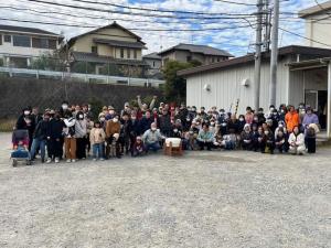 餅つき大会でみなさんと記念撮影