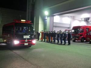 能登半島へ出発する消防職員の見送り