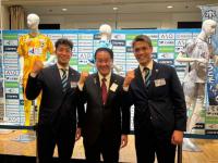 FC大阪2024キックオフパーティーで富田林出身の選手と記念撮影