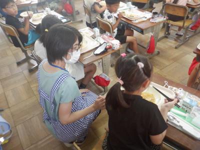 給食サポートの様子